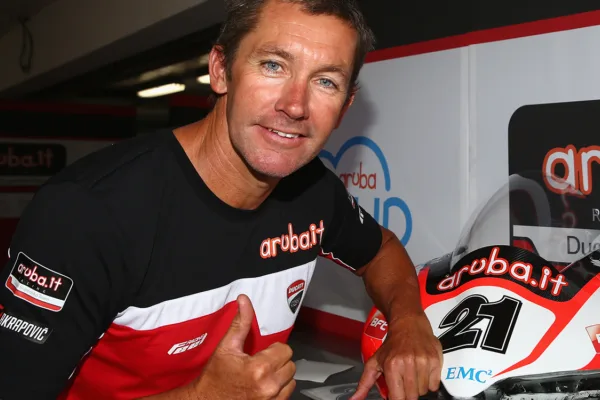FOR SOCIAL21 In the fast lane troy bayliss podcast