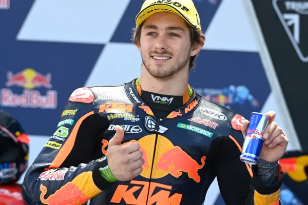 FOR SOCIAL21 gardner maintains moto2 championship lead