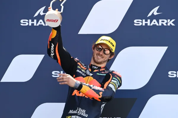 FOR SOCIALS21 remy gardner clings to moto2 championship lead