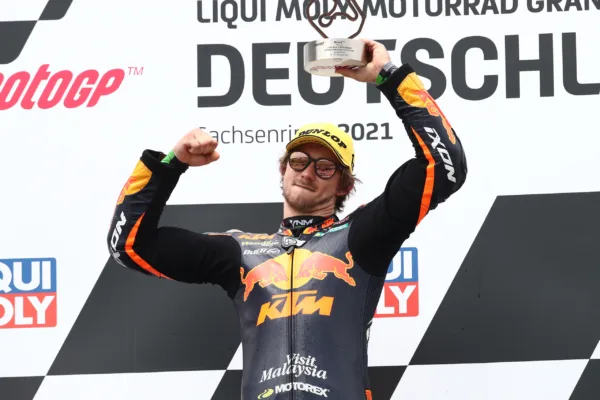 FOR SOCIALS21 lewis duncan remy gardner forges his own path