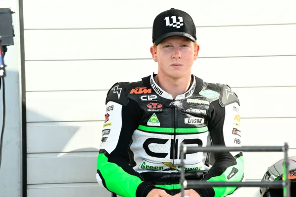 FOR SOCIALS22 steve martin aussie joel kelso is on the verge of making it big